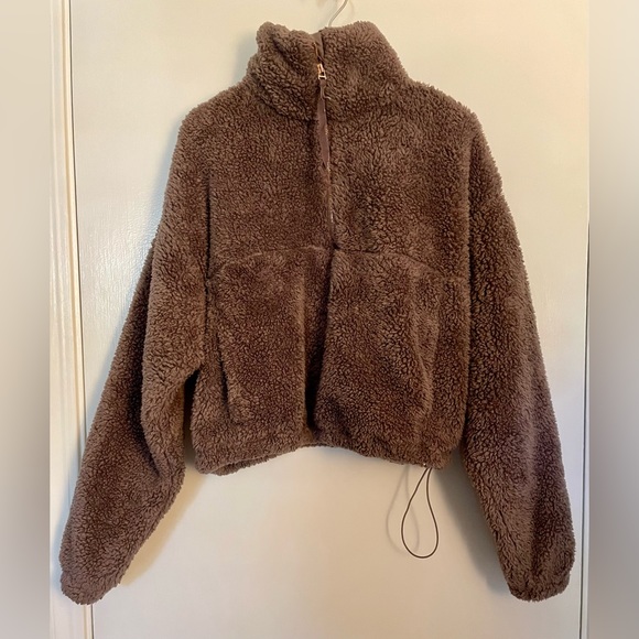 Old Navy Cropped Fluffy Pullover - Picture 3 of 4